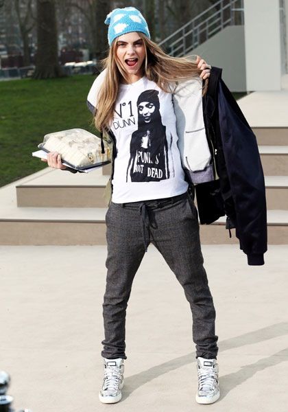Κάντο όπως η Cara Delevigne: ένα tshirt για κάθε ώρα