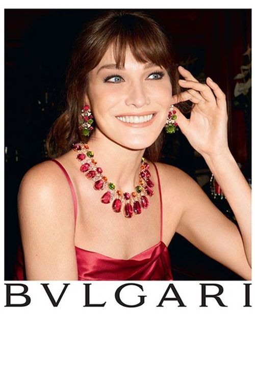 H επιστροφή της Carla Bruni στο modelling