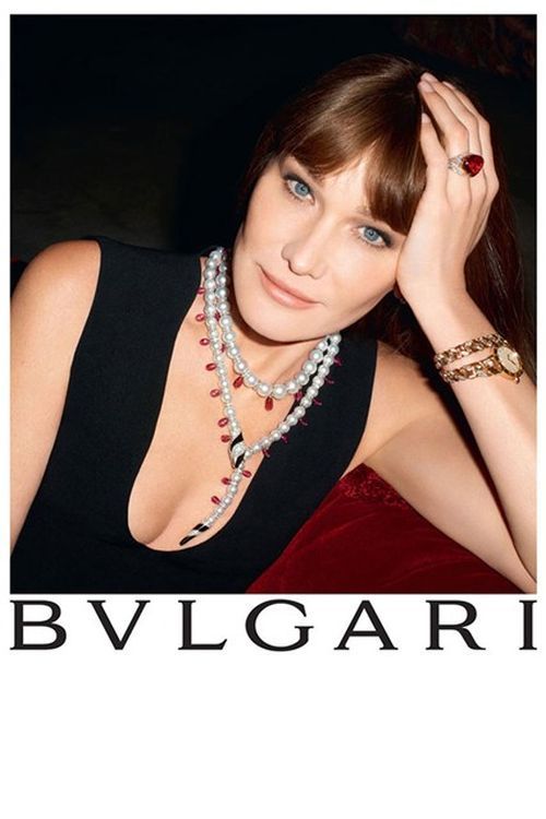 H επιστροφή της Carla Bruni στο modelling