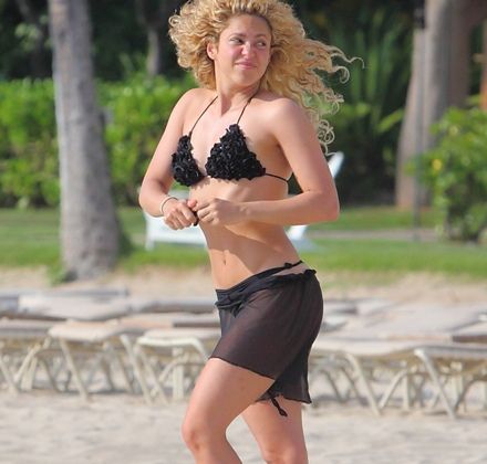 Bravo Shakira τα κατάφερες. Δεν έμεινε πάνω της κανένα κιλό της εγκυμοσύνης