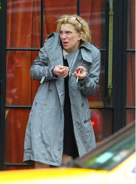 Δείτε την εφιαλτική όψη της Courtney Love χωρίς μακιγιάζ!