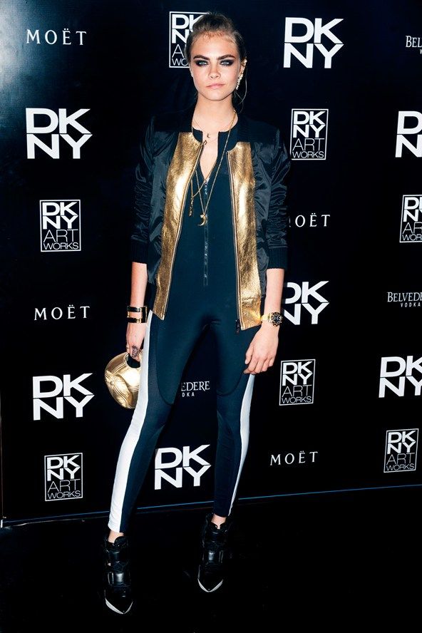 H Cara Delevigne έγινε 21! Κλεφτές ματιές στα καλύτερα outfits της