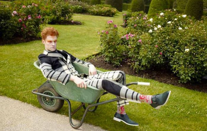 H Vivienne Westwood πρωταγωνιστεί στη νέα της καμπάνια!