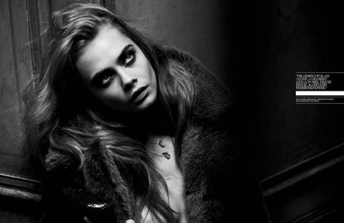 H Cara Delevingne ποζάρει γυμνή σε αισθητική film noir
