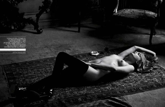 H Cara Delevingne ποζάρει γυμνή σε αισθητική film noir