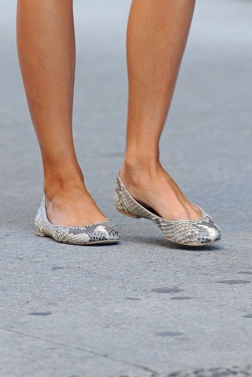 Olivia Palermo: υπέροχη με Assos στη Νέα Υόρκη