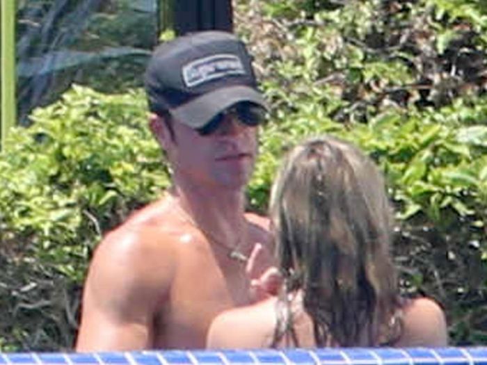 Δείτε πως είναι ο Justin Theroux με μαγιό!