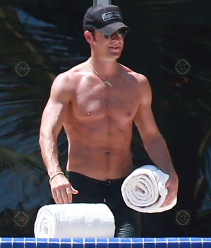 Δείτε πως είναι ο Justin Theroux με μαγιό!