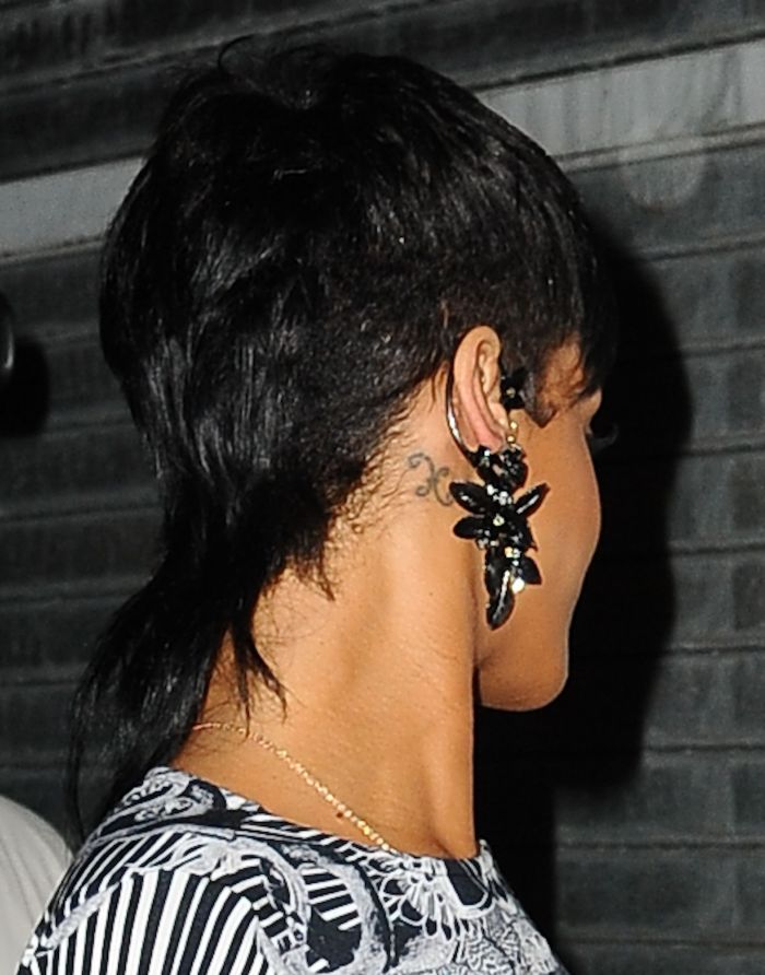 Rihanna: Κορμί vs φόρεμα, σημειώσατε Χ