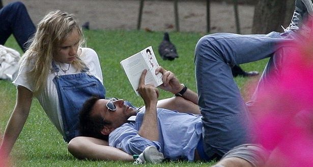 Ένα ρομαντικό ραντεβού στο Παρίσι για τον Bradley Cooper και το κορίτσι του