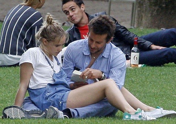 Ένα ρομαντικό ραντεβού στο Παρίσι για τον Bradley Cooper και το κορίτσι του