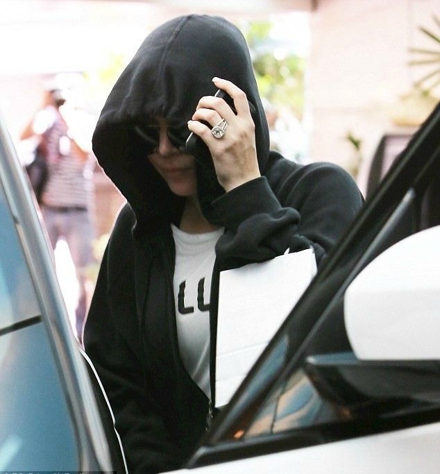 Δείτε τις πρώτες φωτογραφίες της Khloe Kardashian μετά την...εξαφάνιση του συζύγου της