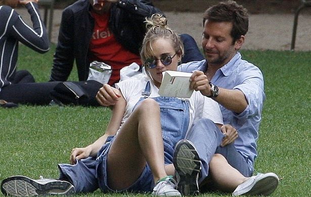 Ένα ρομαντικό ραντεβού στο Παρίσι για τον Bradley Cooper και το κορίτσι του
