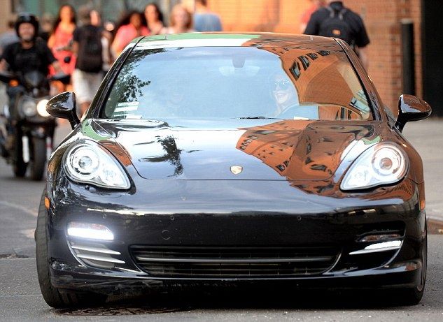 Ανέβηκε και πάλι στο τιμόνι της Porsche της η Lindsay Lohan