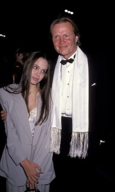 Angelina Jolie: Από μικρή στο κόκκινο χαλί
