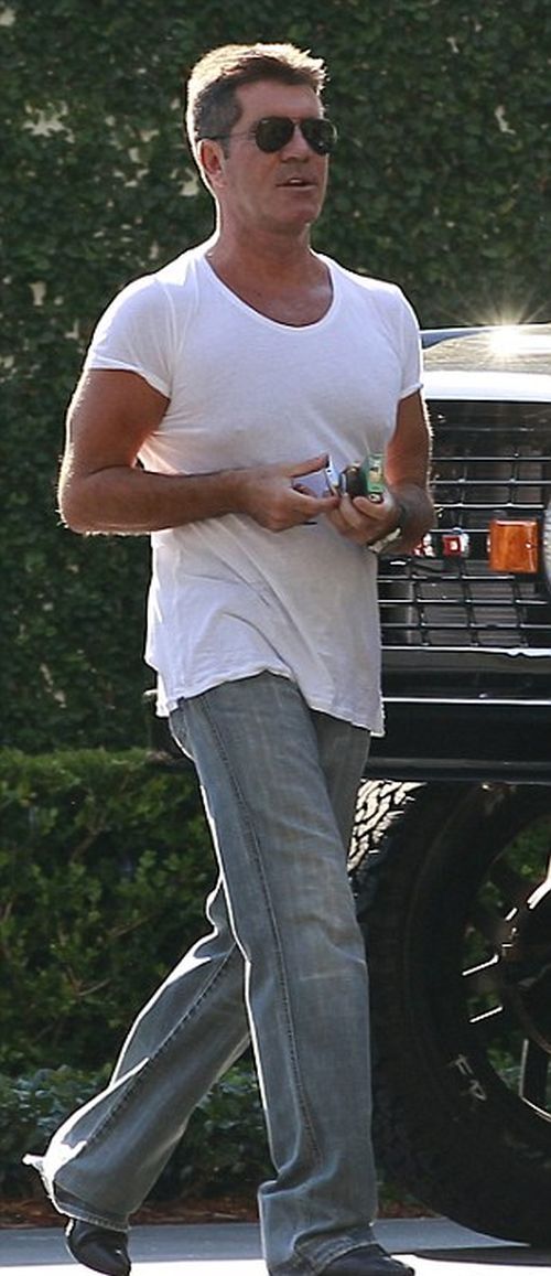 Ποια τηλεπερσόνα είπε για τον Simon Cowell ότι με το στήθος του μπορεί να θηλάσει ο ίδιος το μωρό του;