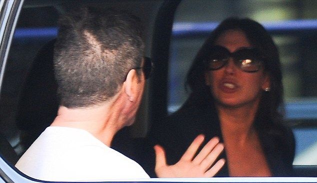 Να κι ο πρώτος τσακωμός για τον Simon Cowell ας είναι καλά οι ορμόνες της Silverman