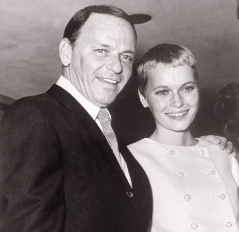 Σκάνδαλο στο Hollywood: H Mia Farrow έκρυβε απ όλους ότι o πατέρας του γιoύ της είναι ο Frank Sinatra