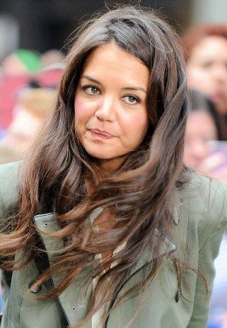 Δείτε πώς μεταμορφώθηκαν τα πόδια της Katie Holmes!