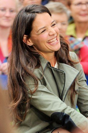 Δείτε πώς μεταμορφώθηκαν τα πόδια της Katie Holmes!