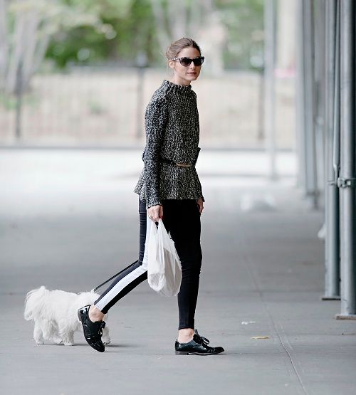 Olivia Palermo: κομψή με πουλόβερ και skinny παντελόνι στη Νέα Υόρκη