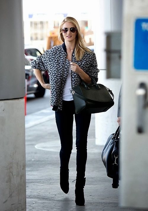 Rosie Huntington-Whiteley: με Stella McCartney print στο αεροδρόμιο