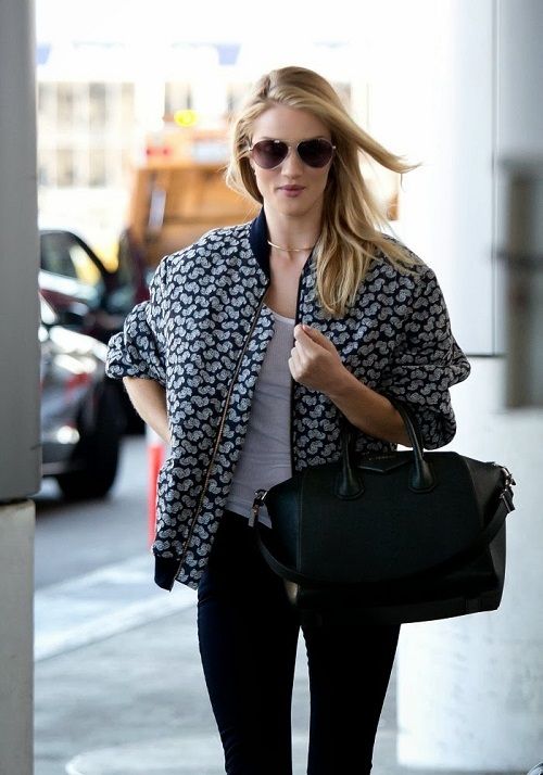 Rosie Huntington-Whiteley: με Stella McCartney print στο αεροδρόμιο