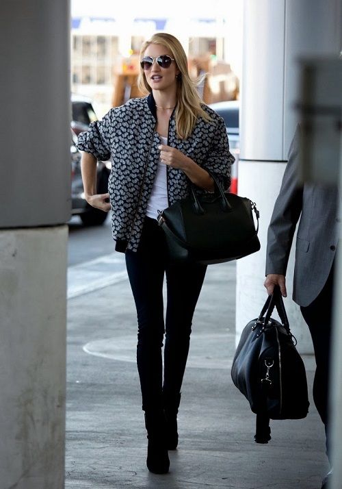 Rosie Huntington-Whiteley: με Stella McCartney print στο αεροδρόμιο