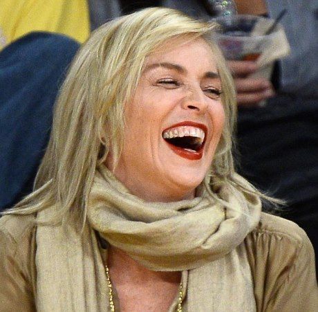 Μήπως σου ξέφυγε κάτι; Ποια superstar είχε αυτό το... ατυχηματάκι;