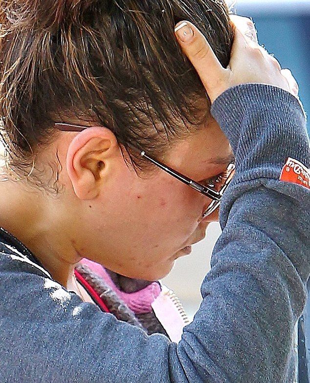 Και οι stars άνθρωποι είναι: Δείτε τη Mila Kunis άβαφτη, γεμάτη σπυράκια (φωτός)