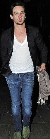 O Jonathan Rhys Meyers δεν είναι καθόλου καλά: Δείτε τις φωτογραφίες που μας ανησύχησαν