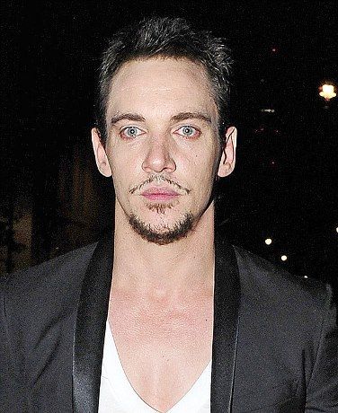 O Jonathan Rhys Meyers δεν είναι καθόλου καλά: Δείτε τις φωτογραφίες που μας ανησύχησαν