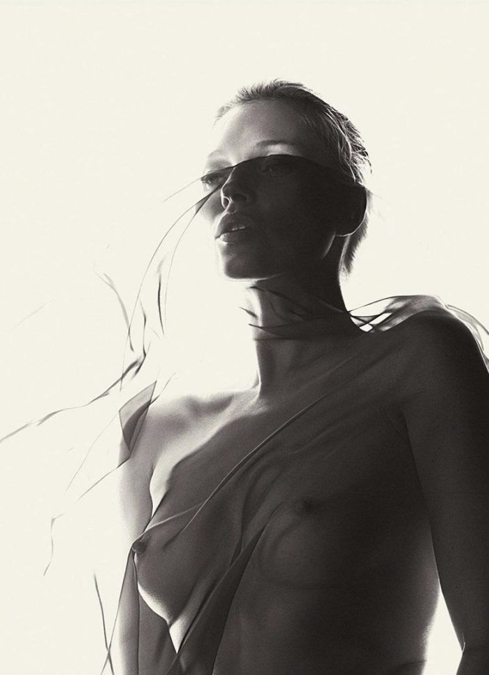 Δείτε την Kate Moss γυμνή στις σελίδες του Playboy!