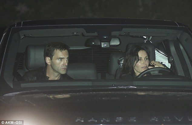Courteney Cox, το cougar girl: Δείτε τον κατά 12 χρόνια νεότερο και… διάσημο σύντροφό της!