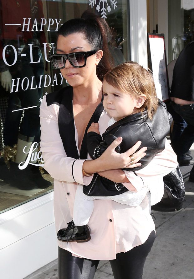 H Kim και η Kourtney βόλτα με τις κόρες τους!