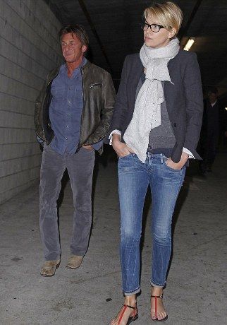 Iδού η... επιβεβαίβωση: Charlize και Sean είναι ζευγάρι και έχουμε τις αποδείξεις!
