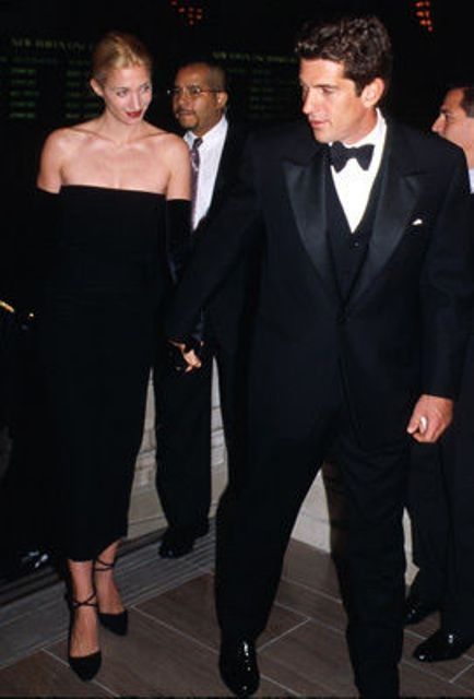 Carolyn Bessette-John F. Kennedy Jr:Ο παραμυθένιος,κρυφός γάμος του αδικοχαμένου ζευγαριού