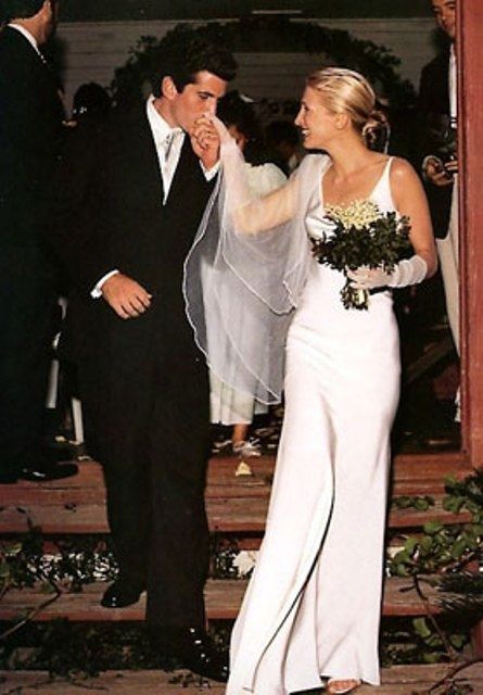 Carolyn Bessette-John F. Kennedy Jr:Ο παραμυθένιος,κρυφός γάμος του αδικοχαμένου ζευγαριού