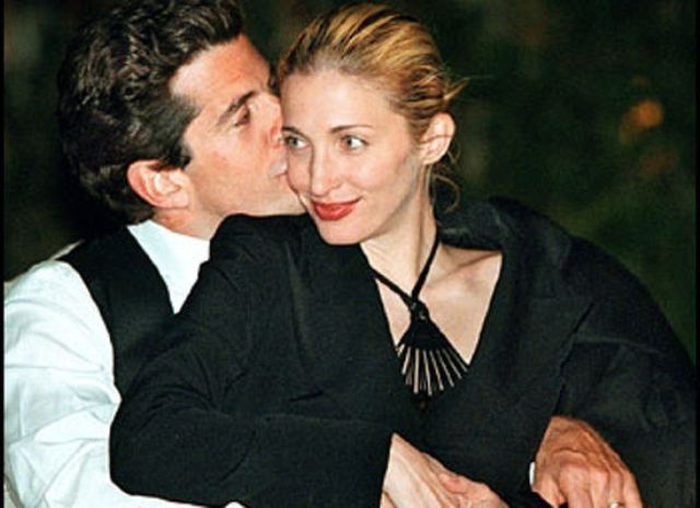 Carolyn Bessette-John F. Kennedy Jr:Ο παραμυθένιος,κρυφός γάμος του αδικοχαμένου ζευγαριού