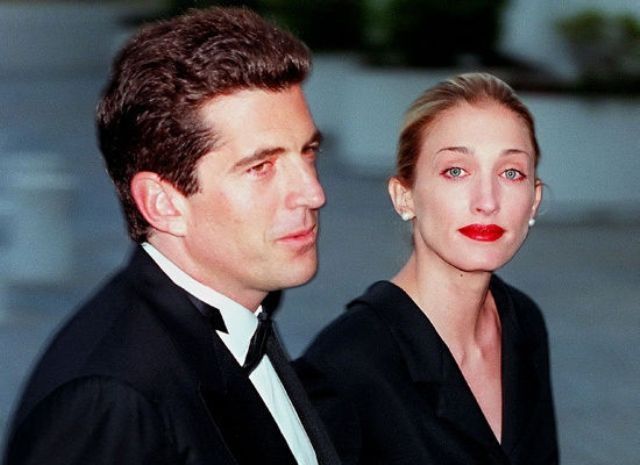 Carolyn Bessette-John F. Kennedy Jr:Ο παραμυθένιος,κρυφός γάμος του αδικοχαμένου ζευγαριού
