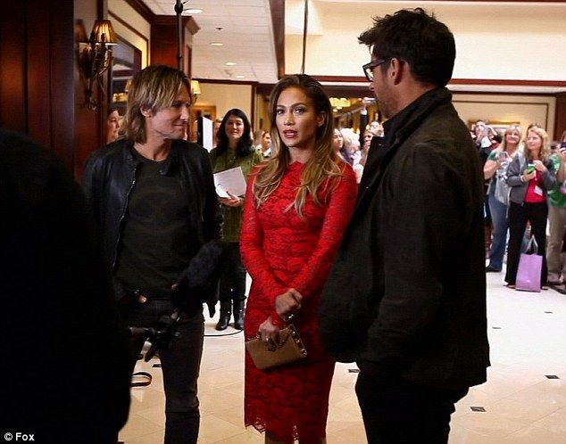 Θα τρίβετε τα μάτια σας: H JLo αποκάλυψε μια «ντροπιαστική» φωτό της από το παρελθόν!