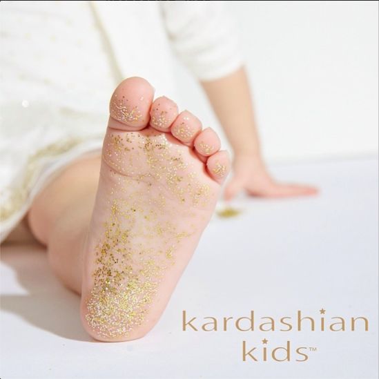 H Kim Kardashian σχεδιάζει παιδικά