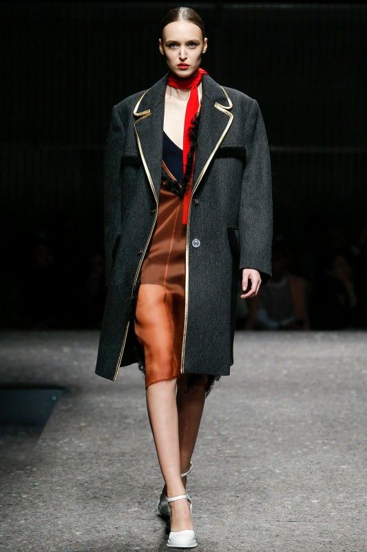 Prada Fall 2014: Μία διαφορετική οπτική πάνω στο lady chic #MFW