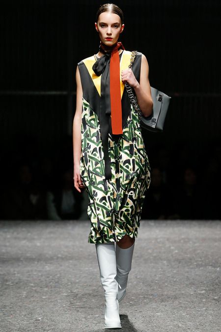 Prada Fall 2014: Μία διαφορετική οπτική πάνω στο lady chic #MFW