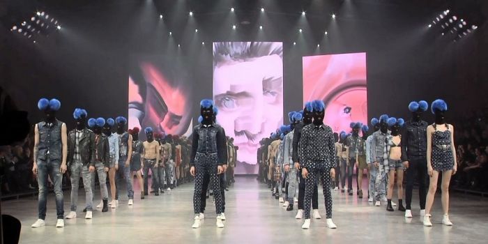 Diesel: ένα από τα μεγαλύτερα fashion show στήθηκε στη Βενετία