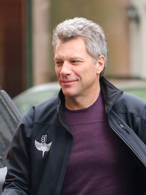 Τι απέγινε ο άλλοτε sexy Jon Bon Jovi; Δείτε τον σήμερα με γκρίζα μαλλιά!