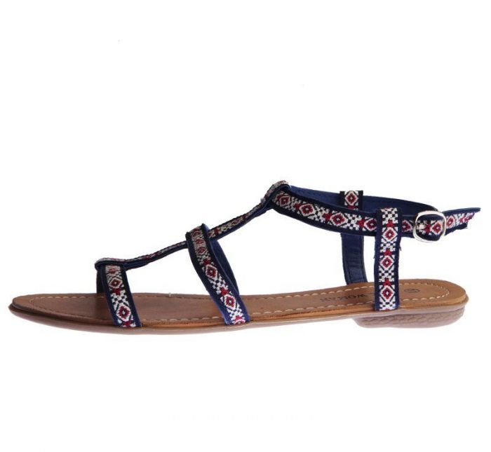 Stylish summer: 10 άνετα και οικονομικά σανδάλια για να «βγάλετε» τη σεζόν!
