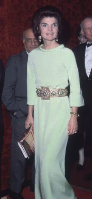 Jackie Kennedy Onassis: Μαθήματα στυλ από το απόλυτο fashion icon