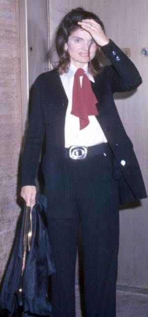 Jackie Kennedy Onassis: Μαθήματα στυλ από το απόλυτο fashion icon