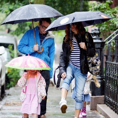 Ποιο πασίγνωστο ζευγάρι βγαίνει βόλτα… βρέξει χιονίσει;